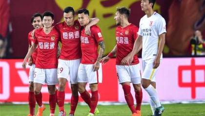 20, 摩纳哥锋线双星联手击溃对手防线  