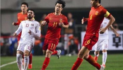  篮网本·西蒙斯复出战旧主，76人惨败引争议  