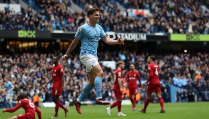  福登替补传射曼城逆转南安普顿紧追榜首