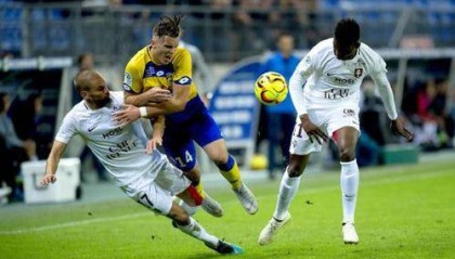  格勒诺布尔,客场闪电战,开场,闪击得手  