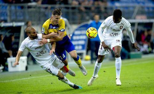  格勒诺布尔,客场闪电战,开场,闪击得手  